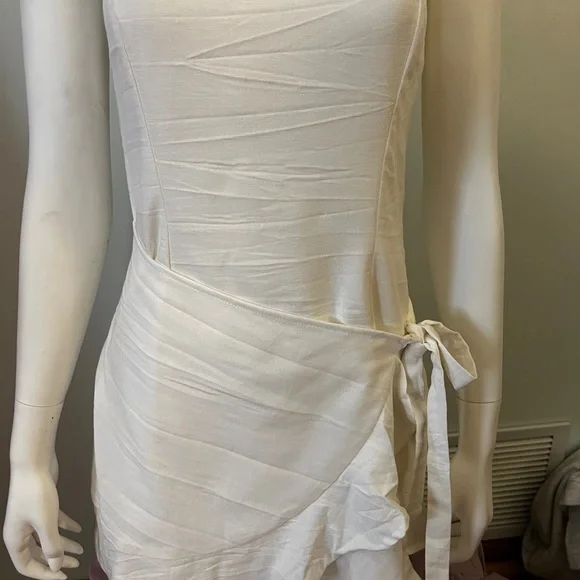 Princess Polly White Mini Dress Elegant and Stylish - Picture 2 of 11